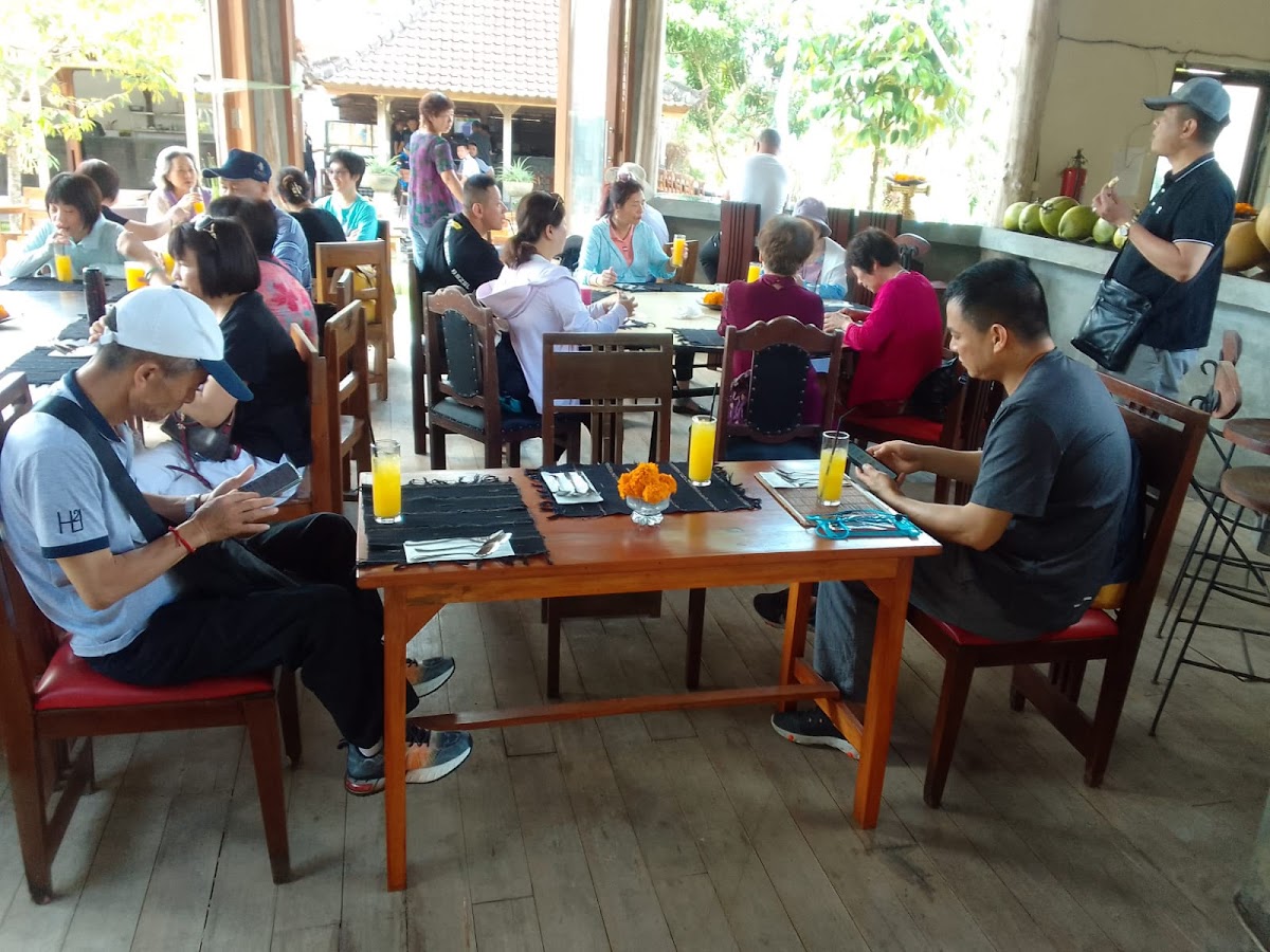 Suarti Ricefield Restaurant