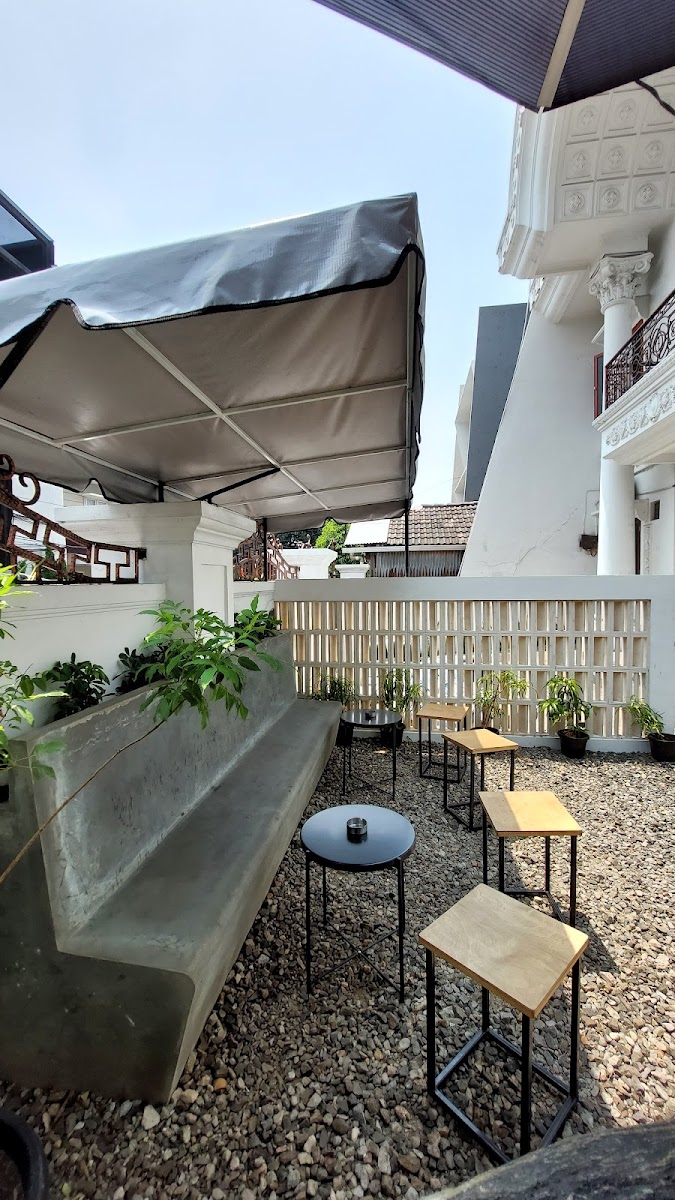 Kafe Co & Dy - Depan Raffles Kelapa Gading