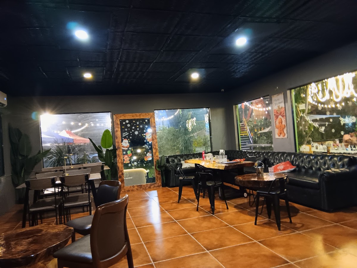 LUA’L cafe + bistro