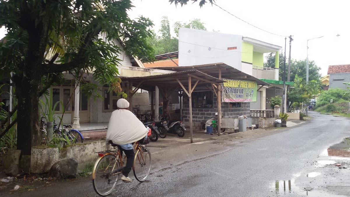 Warkop Free Wifi & Es Tebu Ijo WijoyoKusumo