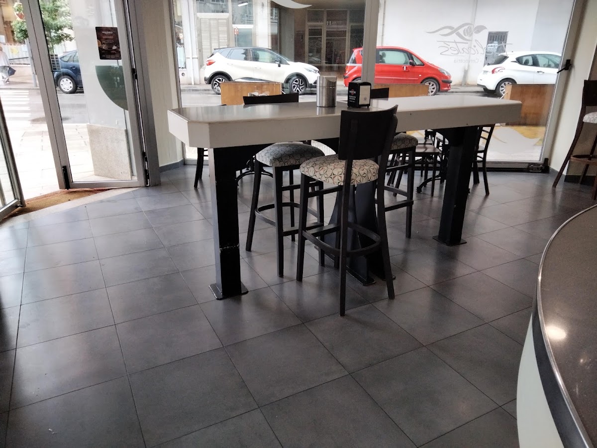 Cervecería Cafetería Delicatés