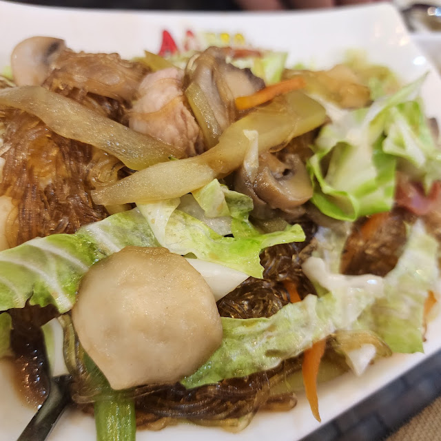 Sotanghon Guisado