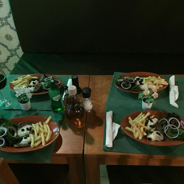 Beef Stake with Chips and Salad