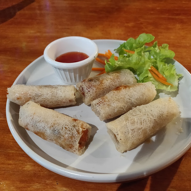 Deep Fried Seafood Spring Roll