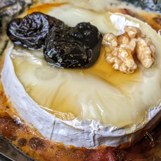 Camembert Mit Pflaumen