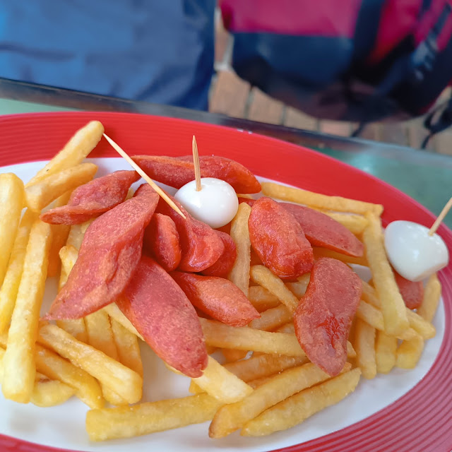 Salchipapas