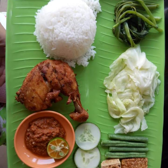 Lalapan Ayam