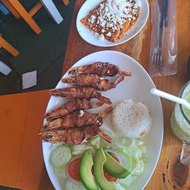 Camarones Con Queso Filadelfia Envueltos En Tocino