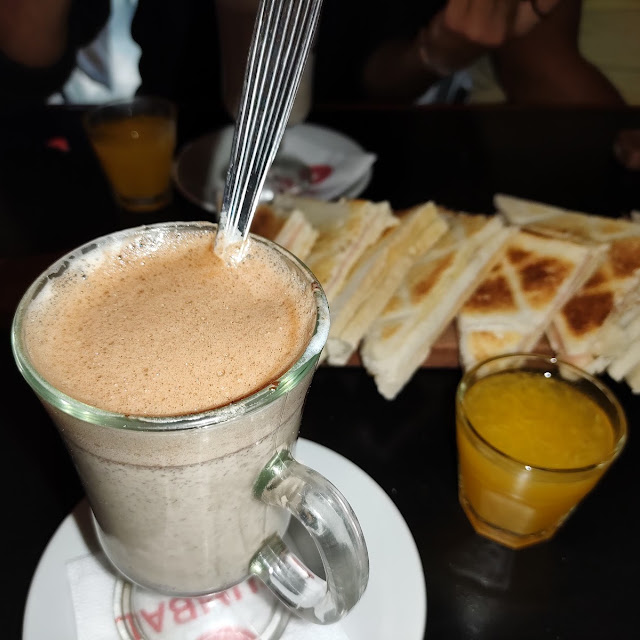 Café Con Leche Y Tostados
