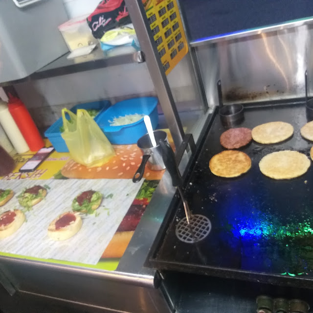 Burger Chicken Cheese