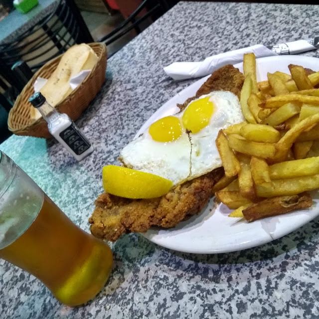 Milanesa A Caballo Con Papas Fritas
