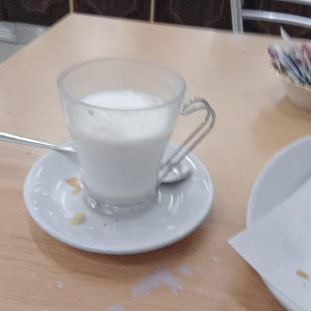 Bicchiere Di Latte Caldo