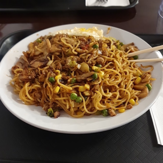 Stir Fried Noodles with Mixed Meats