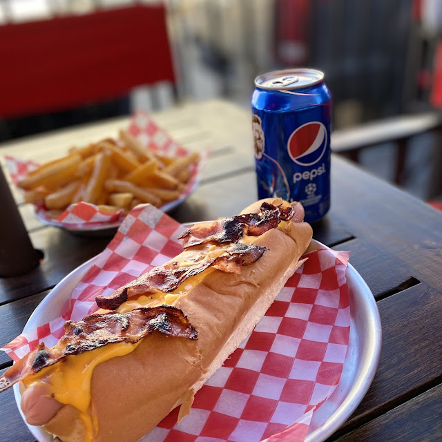 Pancho Con Cheddar Y Bacon