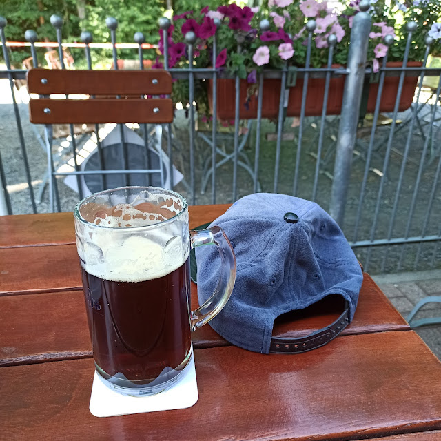 Blaue Kappe An Hopfensoße
