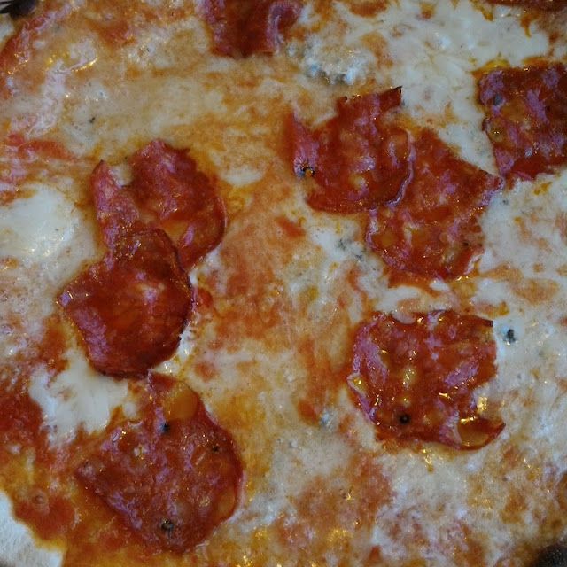 Pizza Alzati Lazzaro