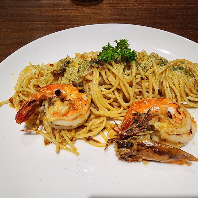 Spaghetti Aglio Olio with Prawn