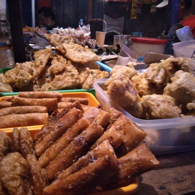 Aneka Macam Gorengan Aneka Macam Rebusan Aneka Macam Wedang