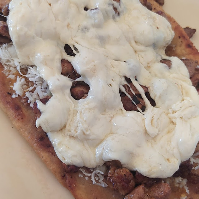 Huarache de Pastor Y Quesillo