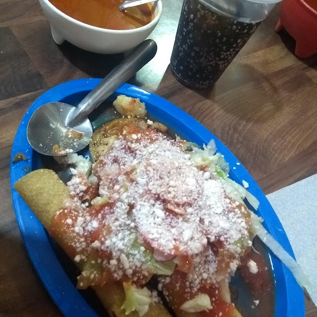 Taquitos Dorados de Frijol Y Papa