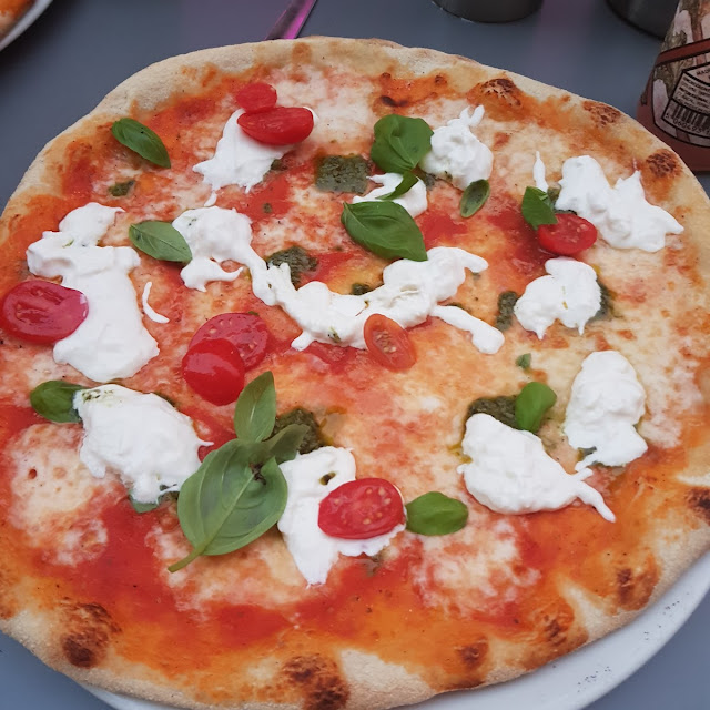 Pizza Caprese