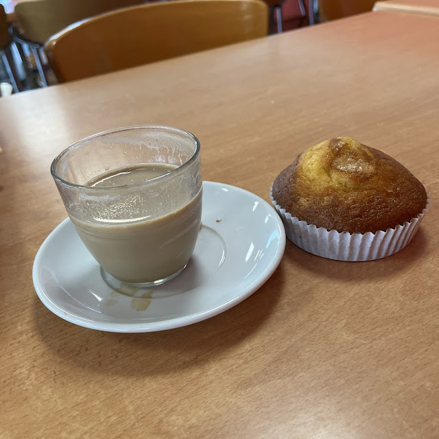Café Con Leche Y Magdalenas