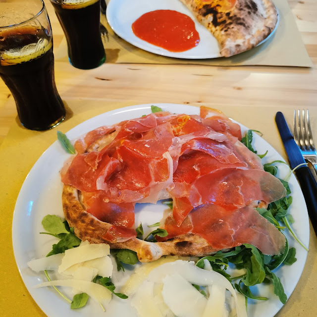 Calzone Prosciutto Rucola E Grana
