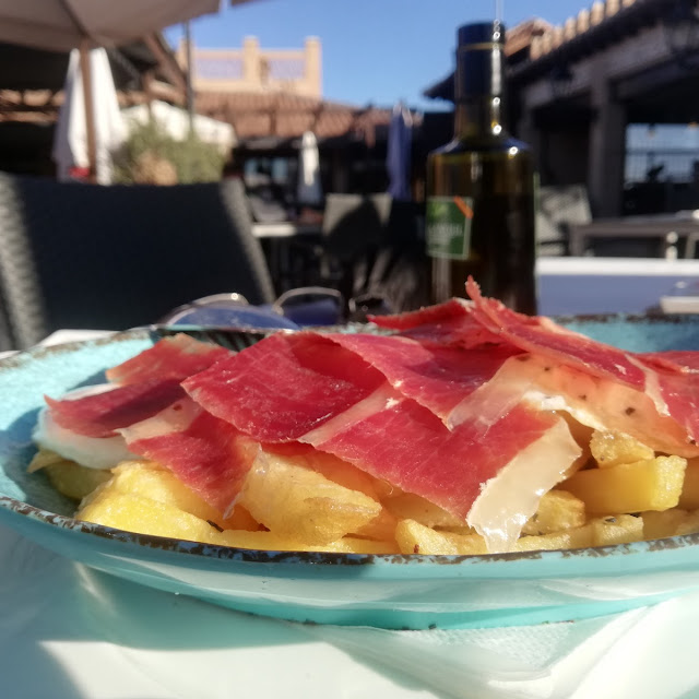 Huevos Rotos Con Jamón de Bellota