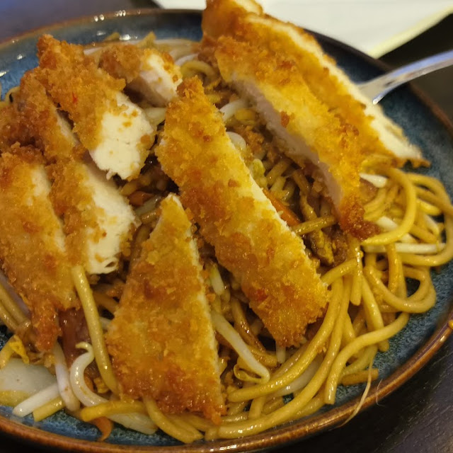 Kinderportion Gebratene Nudeln Mit Hühnchen
