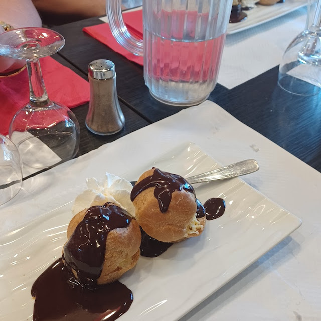 Profiteroles