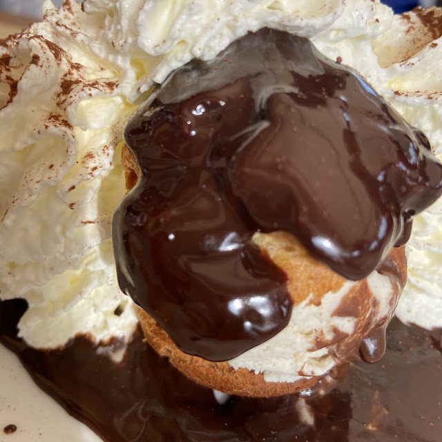 Profiteroles