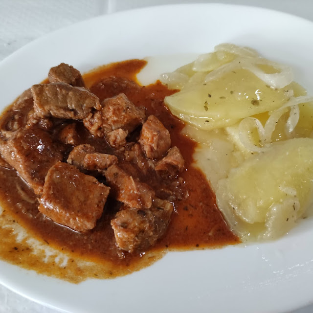Carne Con Tomate