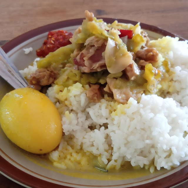 Nasi Sayur Opor Telur