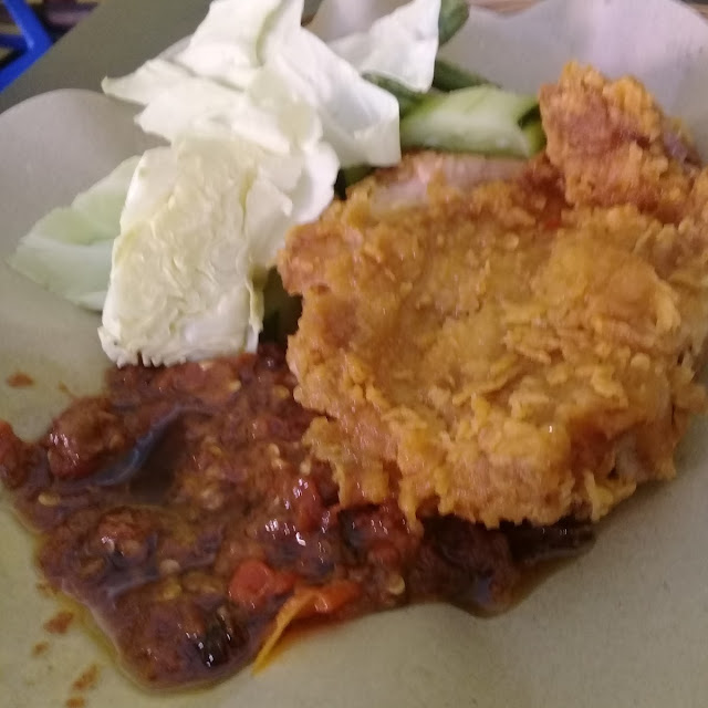 Ayam Sambeltrasi