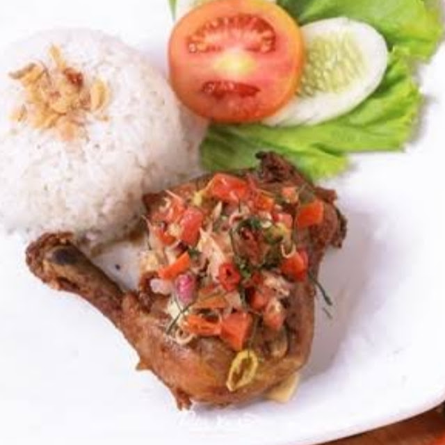 Nasi Ayam Penyet Sambal Matah