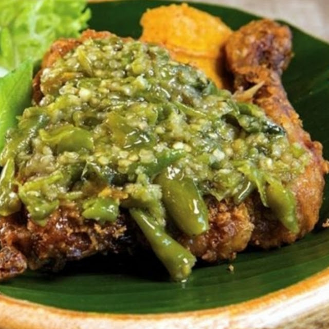 Ayam Gepuk Sambal Hijau
