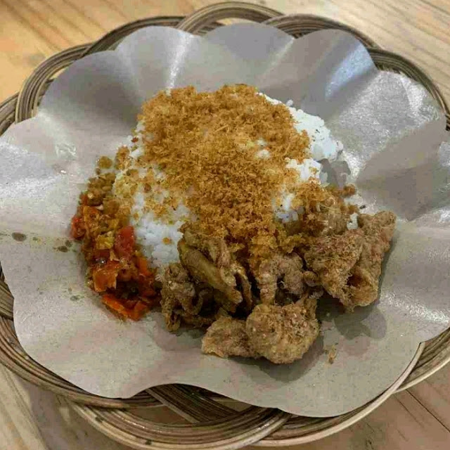 Nasi Ayam Kulit Crispy Serundeng