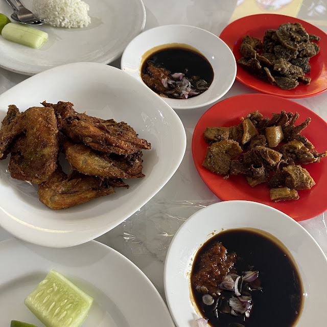 Nasi Ayam Goreng Paha Ayam