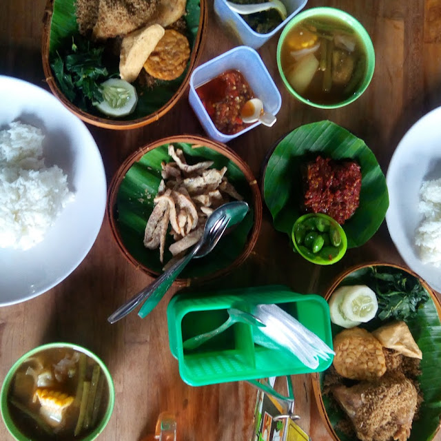 Ayam Goreng Sayur Asem
