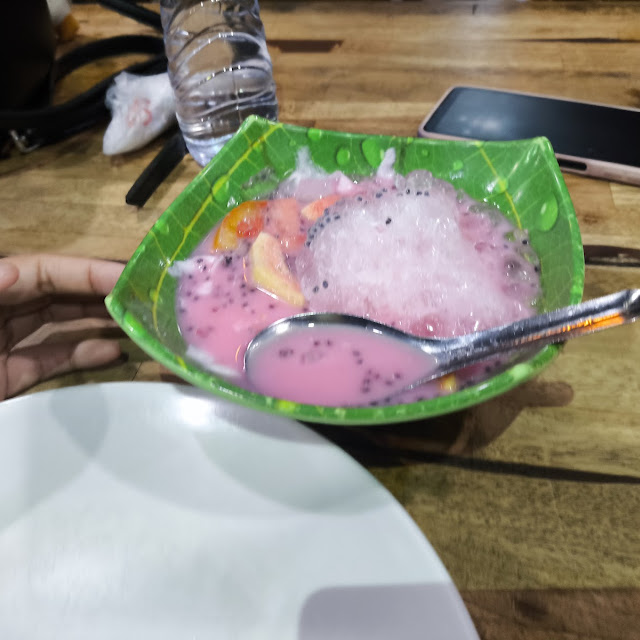 Es Merah Putih