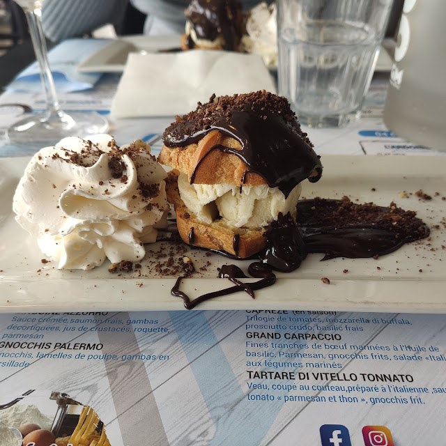 Profiteroles