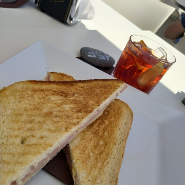 Toast Aperol Spritz E Negroni