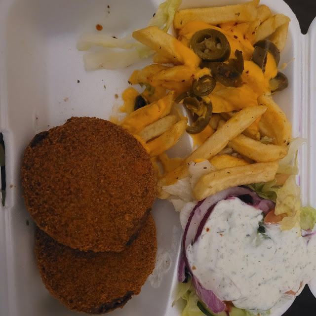 Schnitzel Wiener Art Mit Chilli Cheese Pommes Als Variante