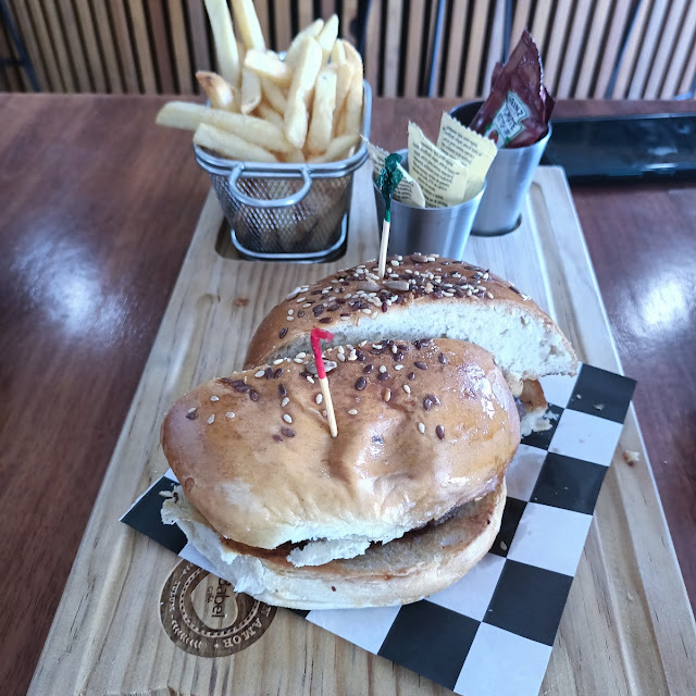 Hamburguesa Clásica Con Papas