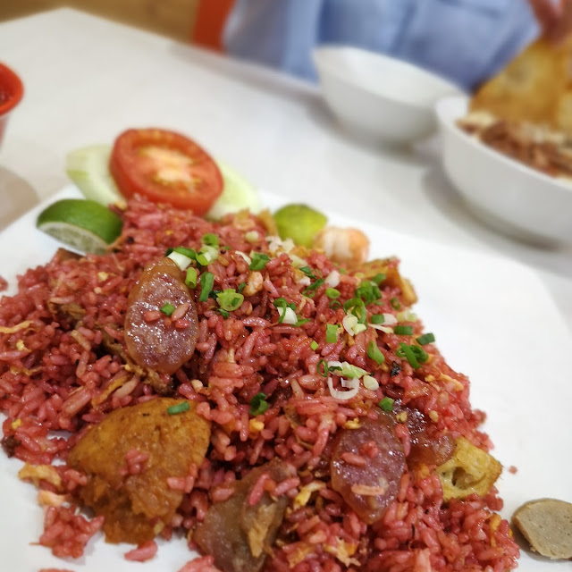 Nasi Goreng Merah Khas Ujung Pandang
