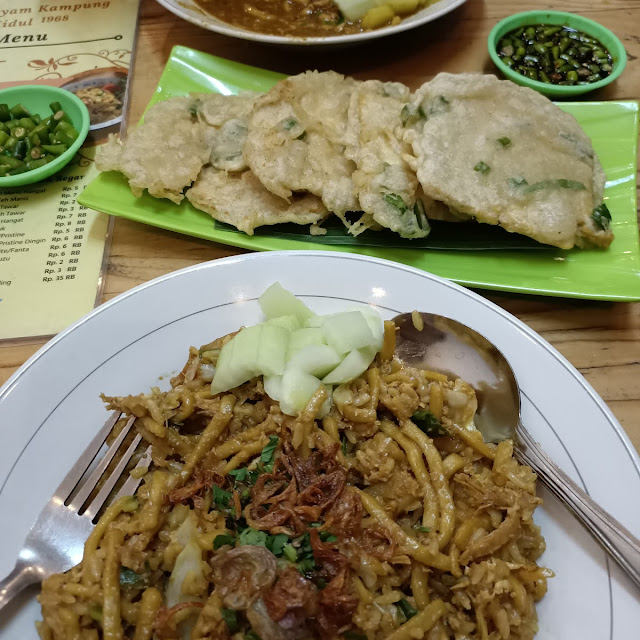 Nasi Magelangan & Mie Goreng Nyemek & Tempe Mendoan