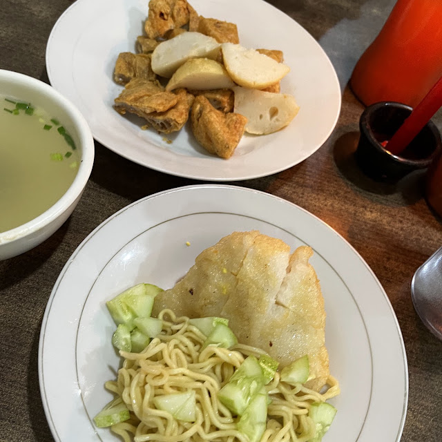 Pempek Kapal Selam