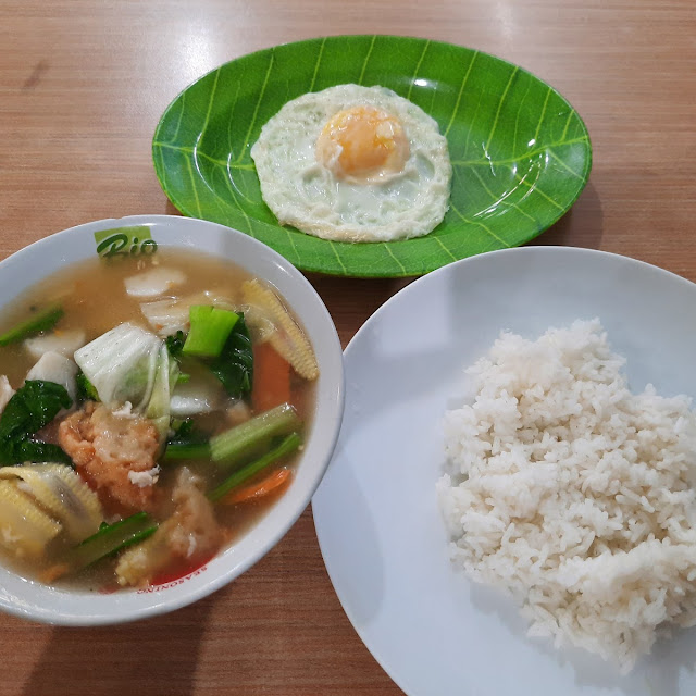 Nasi Capcay Pisah Dan Telur Mata Sapi