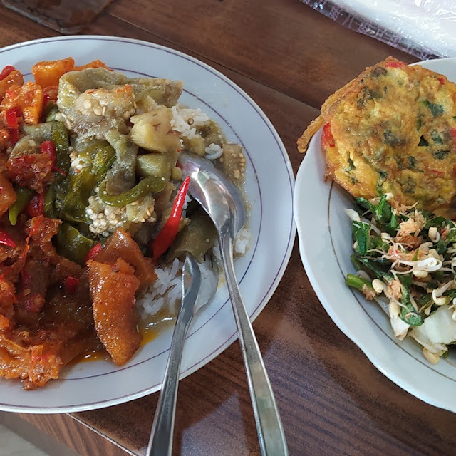Sambel Goreng Krecek Plus Sayur Lodeh