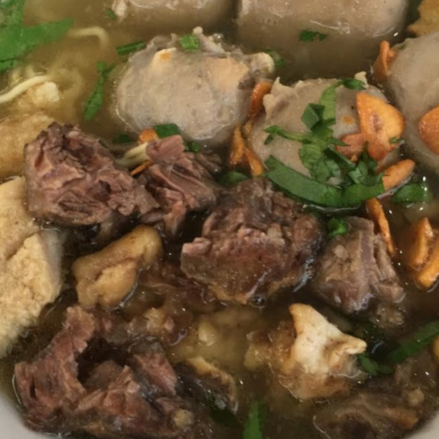 Bakso Campur Dengan Tetelan